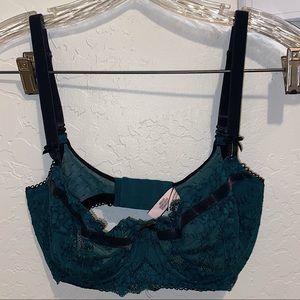 Victoria’s Secret Turquoise Dream Angels Bra